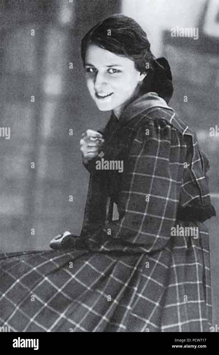 Алла Тарасова
