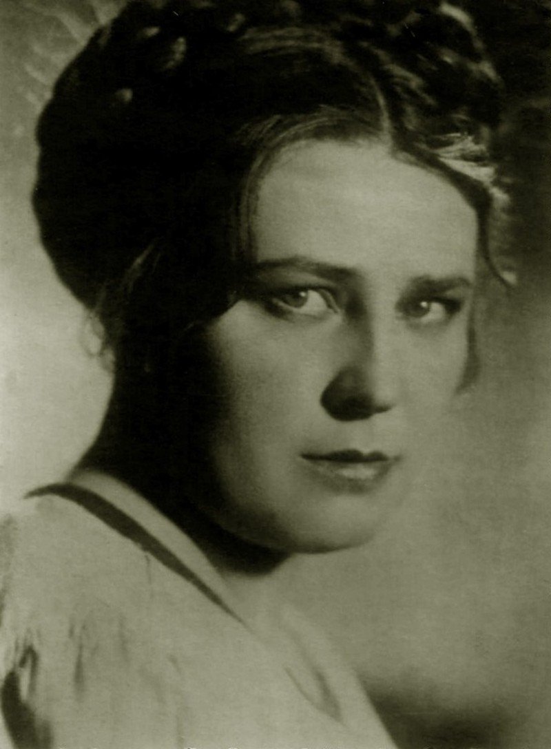 Алла Константиновна Тарасова актриса