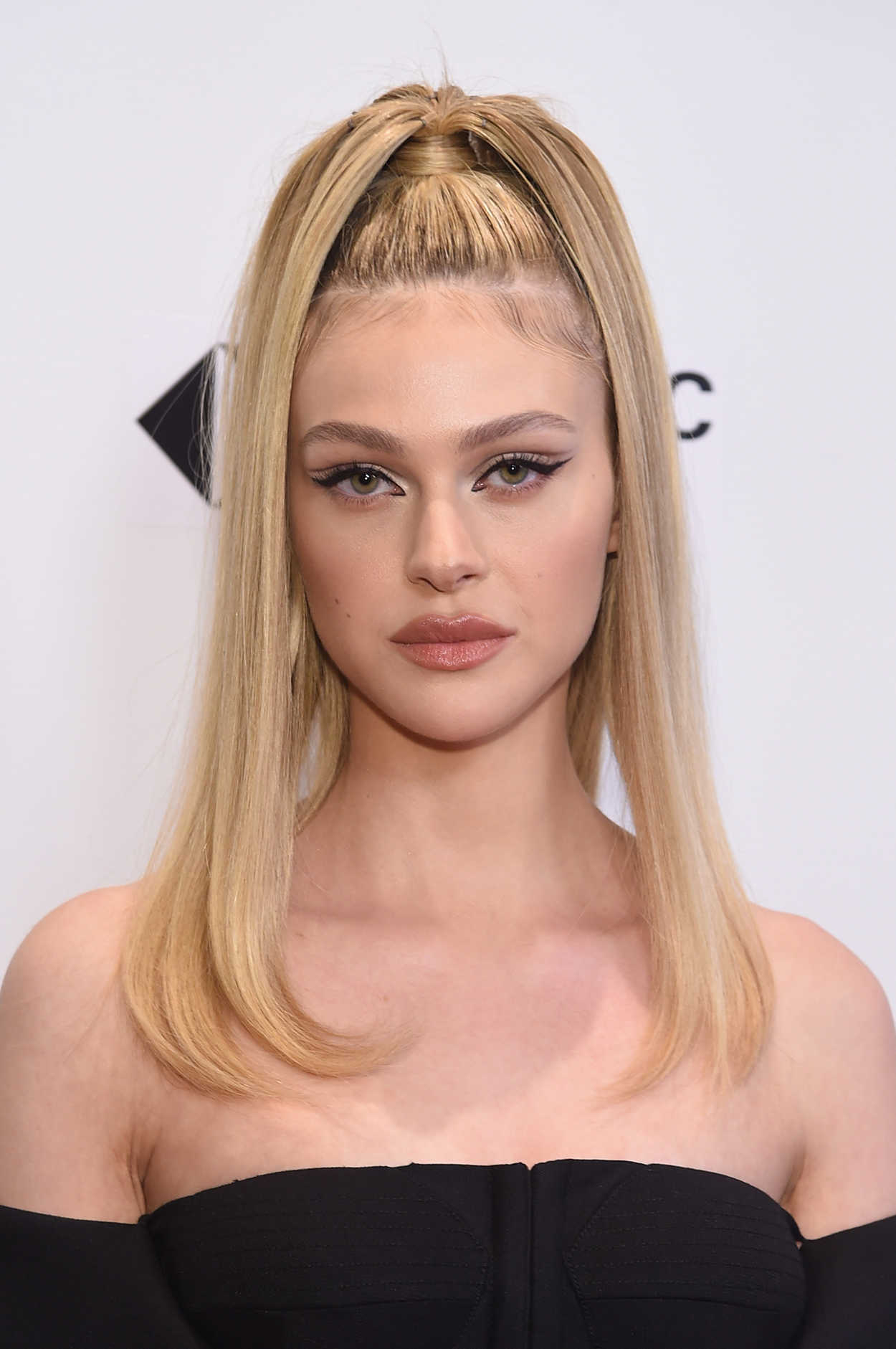 Nicola Peltz 2022
