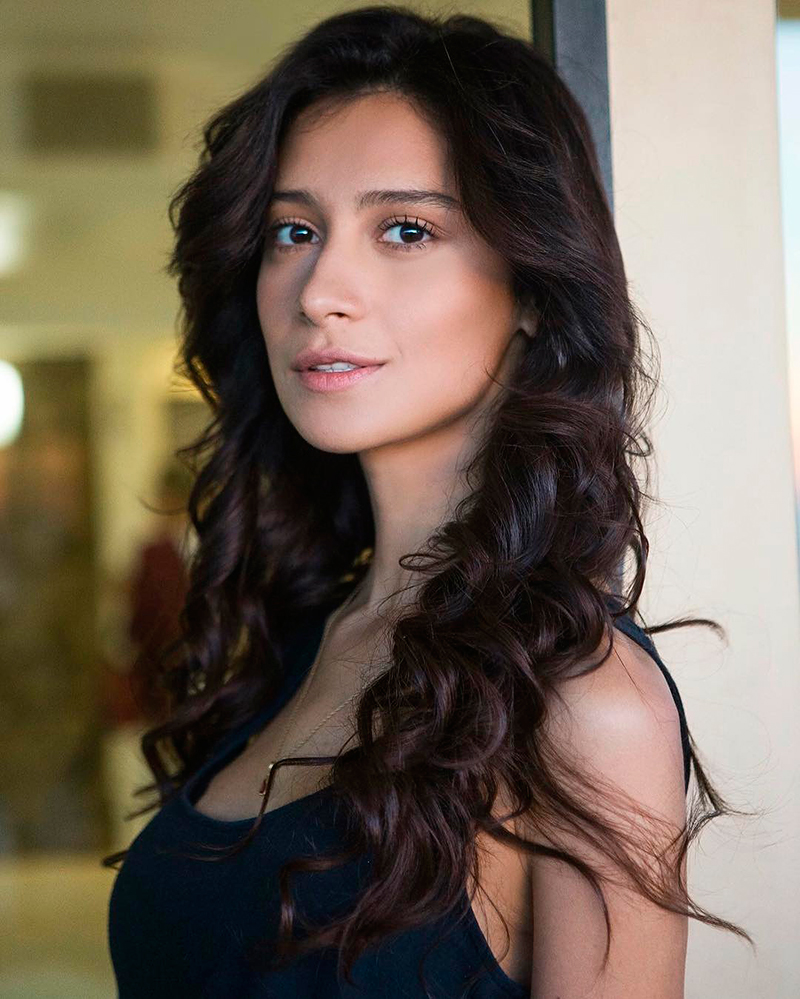 Равшана Куркова