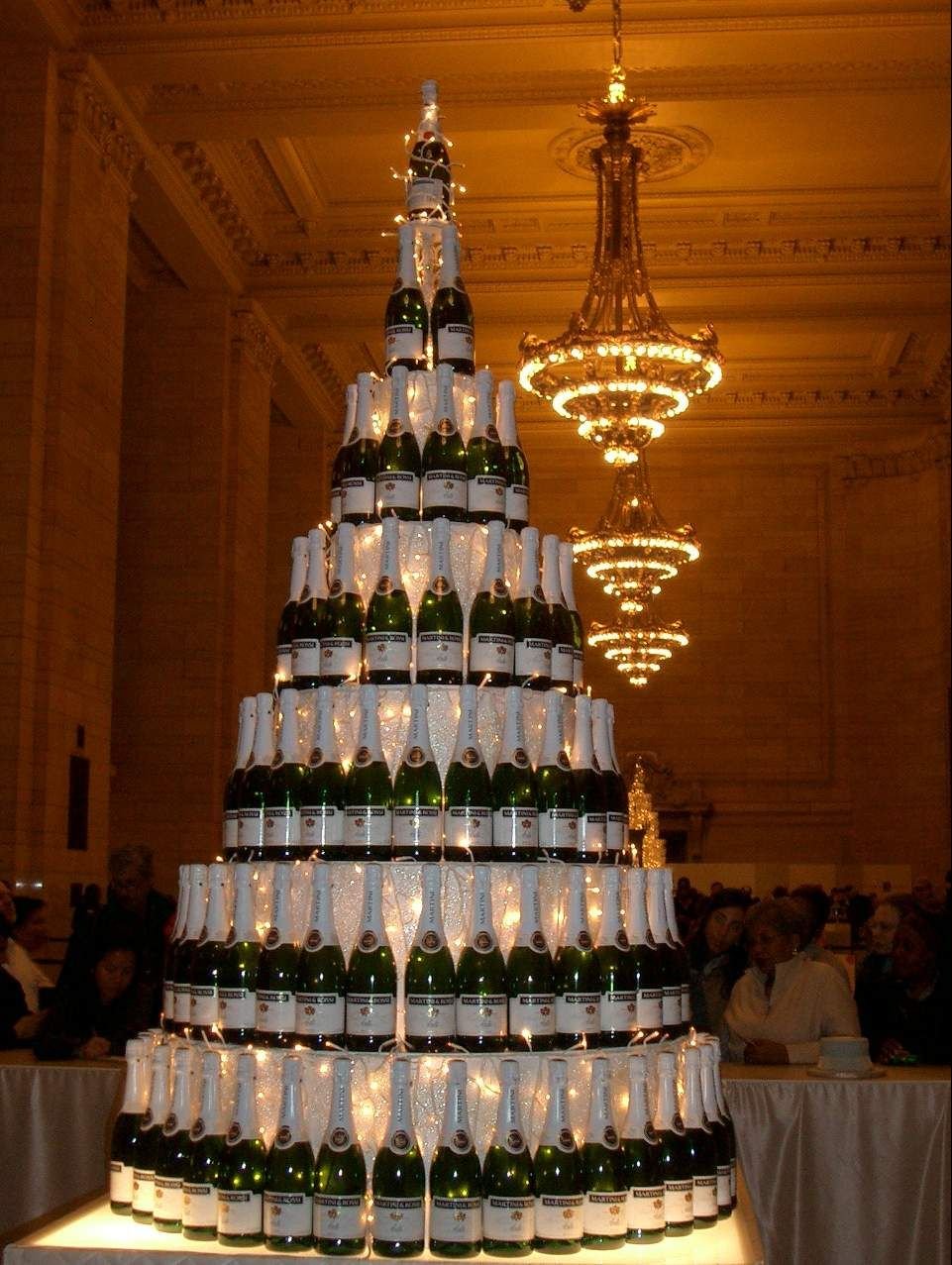 Фонтан из шампанского на свадьбу