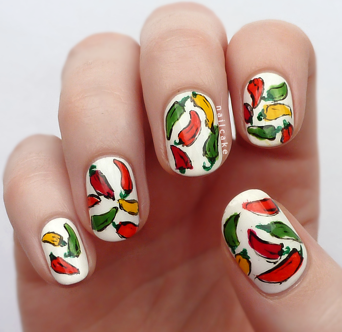 Маникюр с перцем