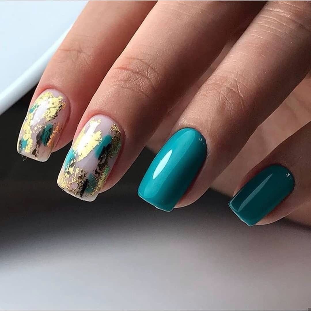 Красивый маникюр с фольгой