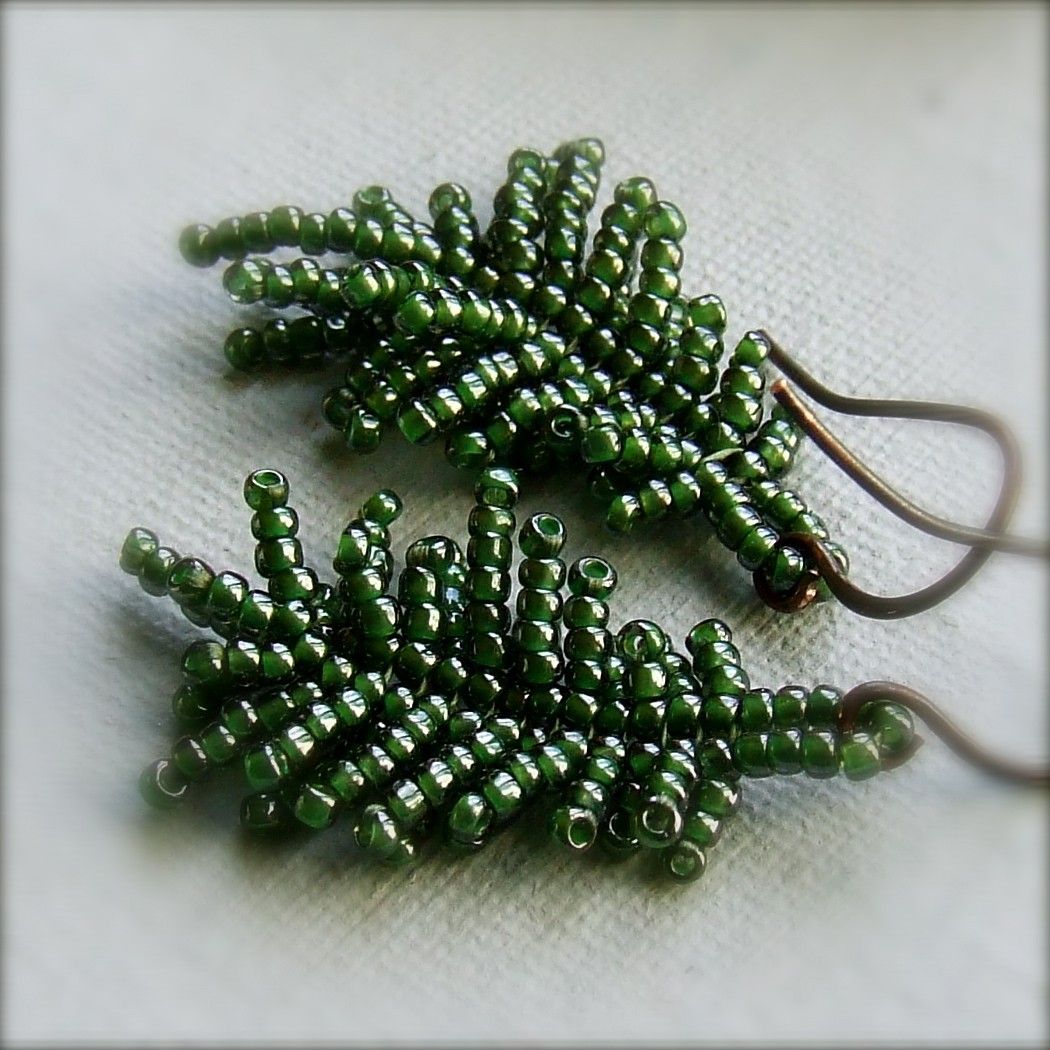 Серёжки листики из бисера