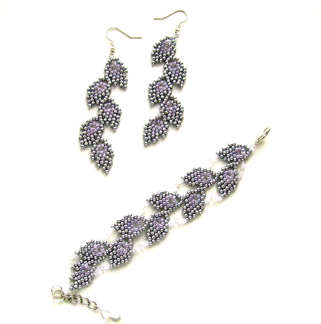 Сережки листики из бисера
