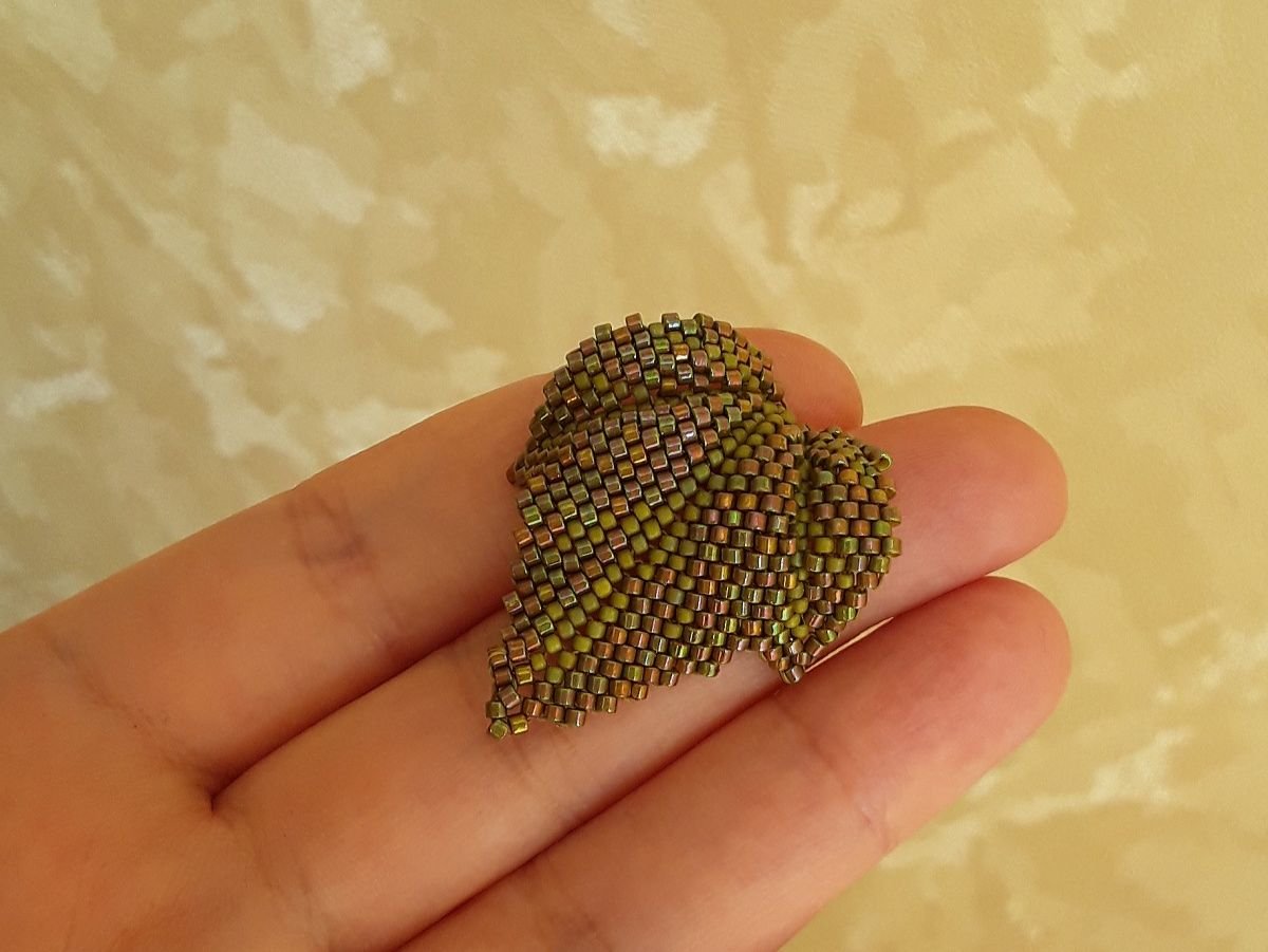 Листья из бисера серьги