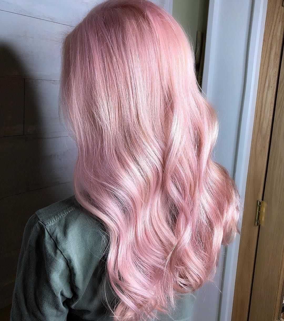 Цвет волос розовый жемчуг