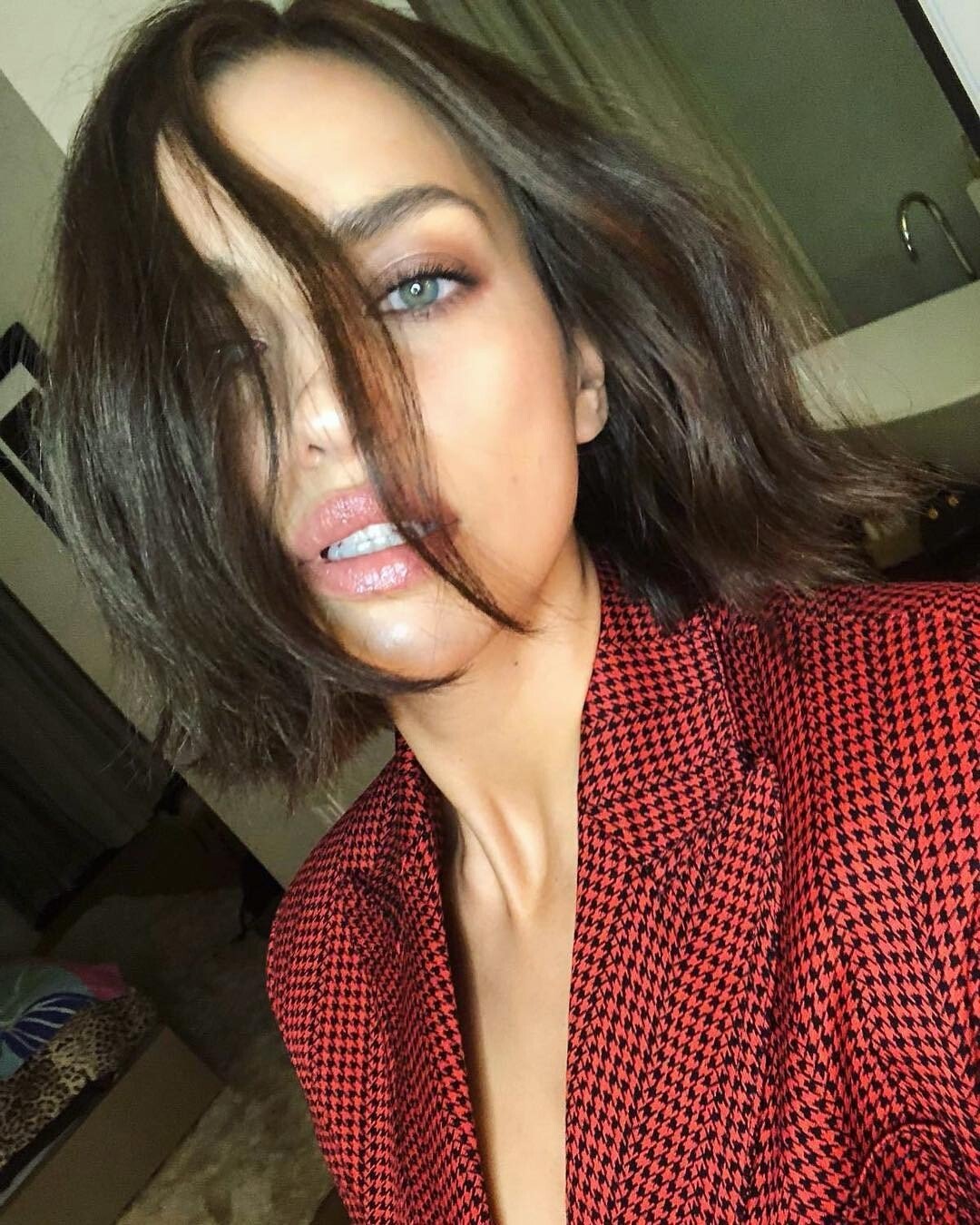 Ирина Шейк каре