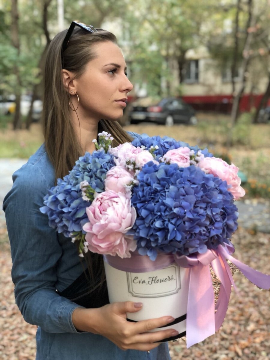 Букет из гортензии в коробке