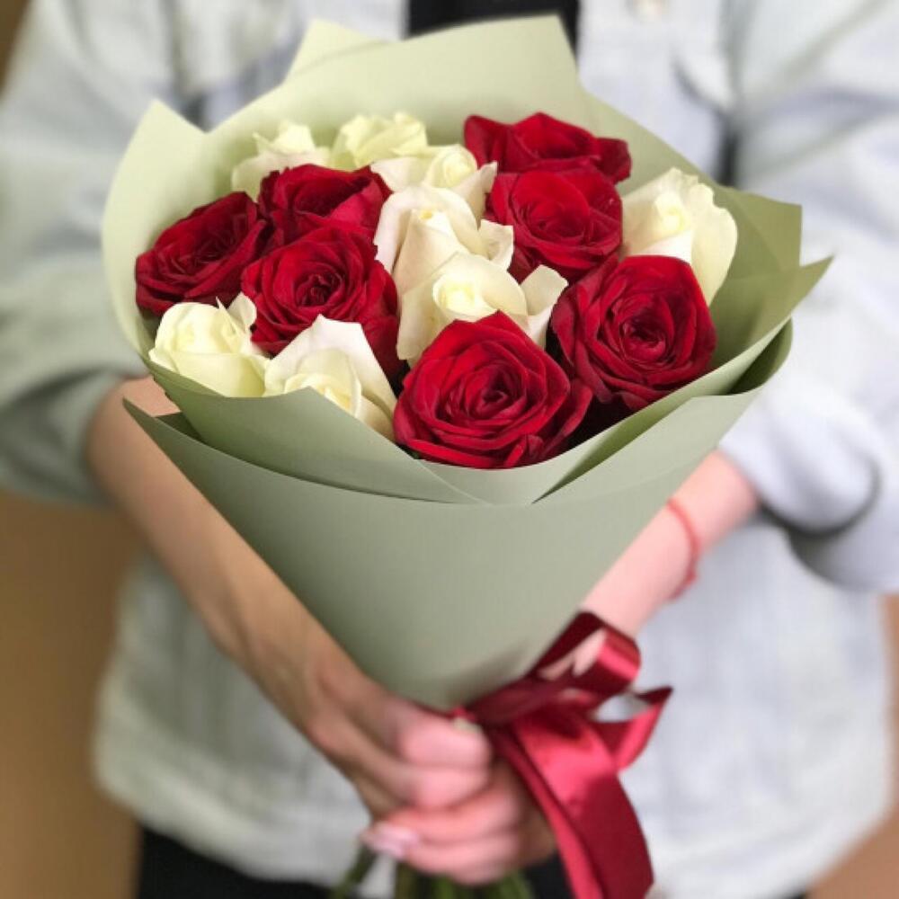 15 Разноцветных роз