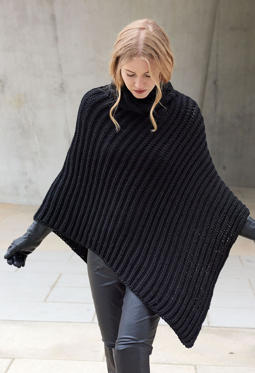 Пончо Knitted Poncho