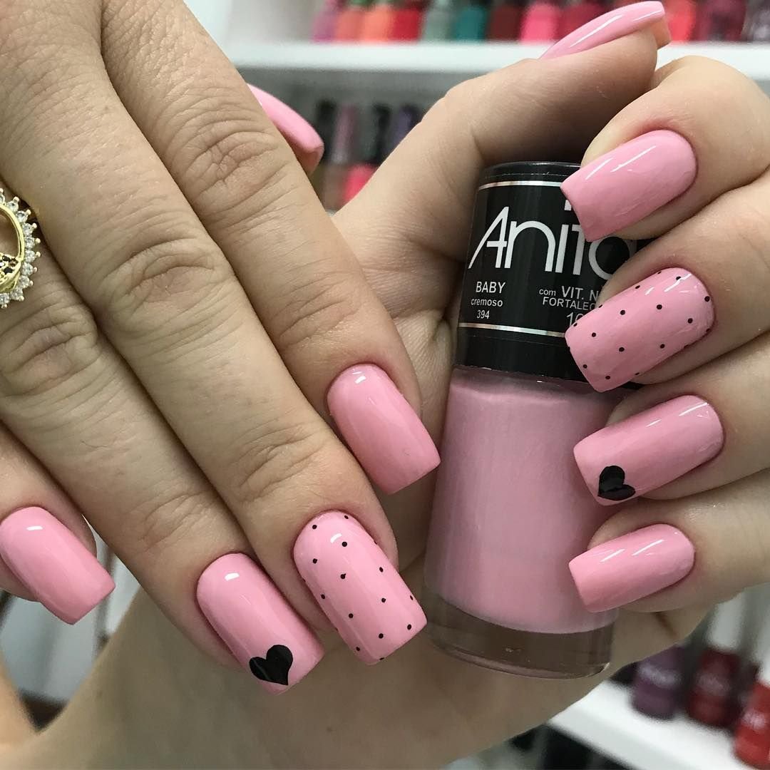 Ногти в розово черном цвете