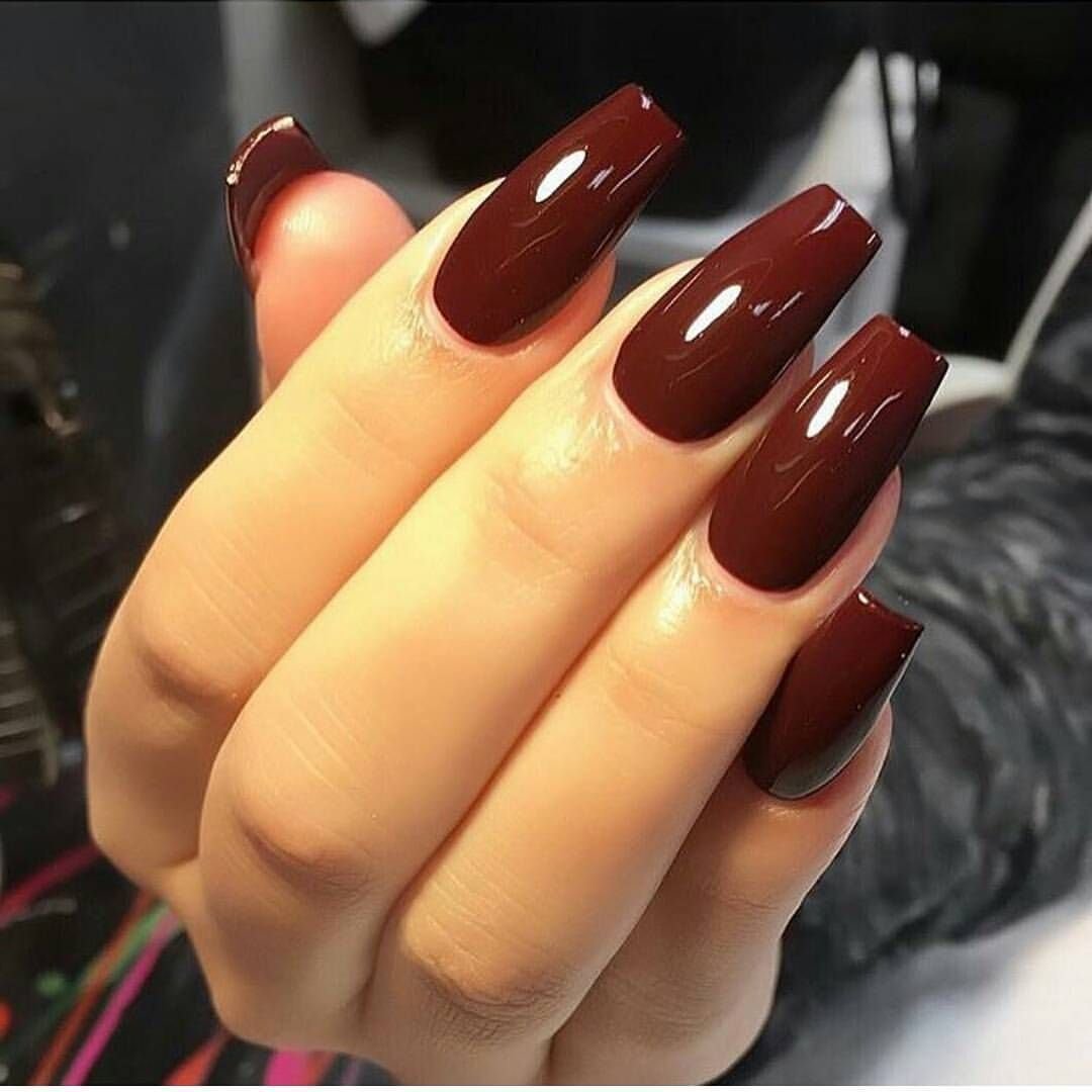 Однотонный маникюр на длинные ногти
