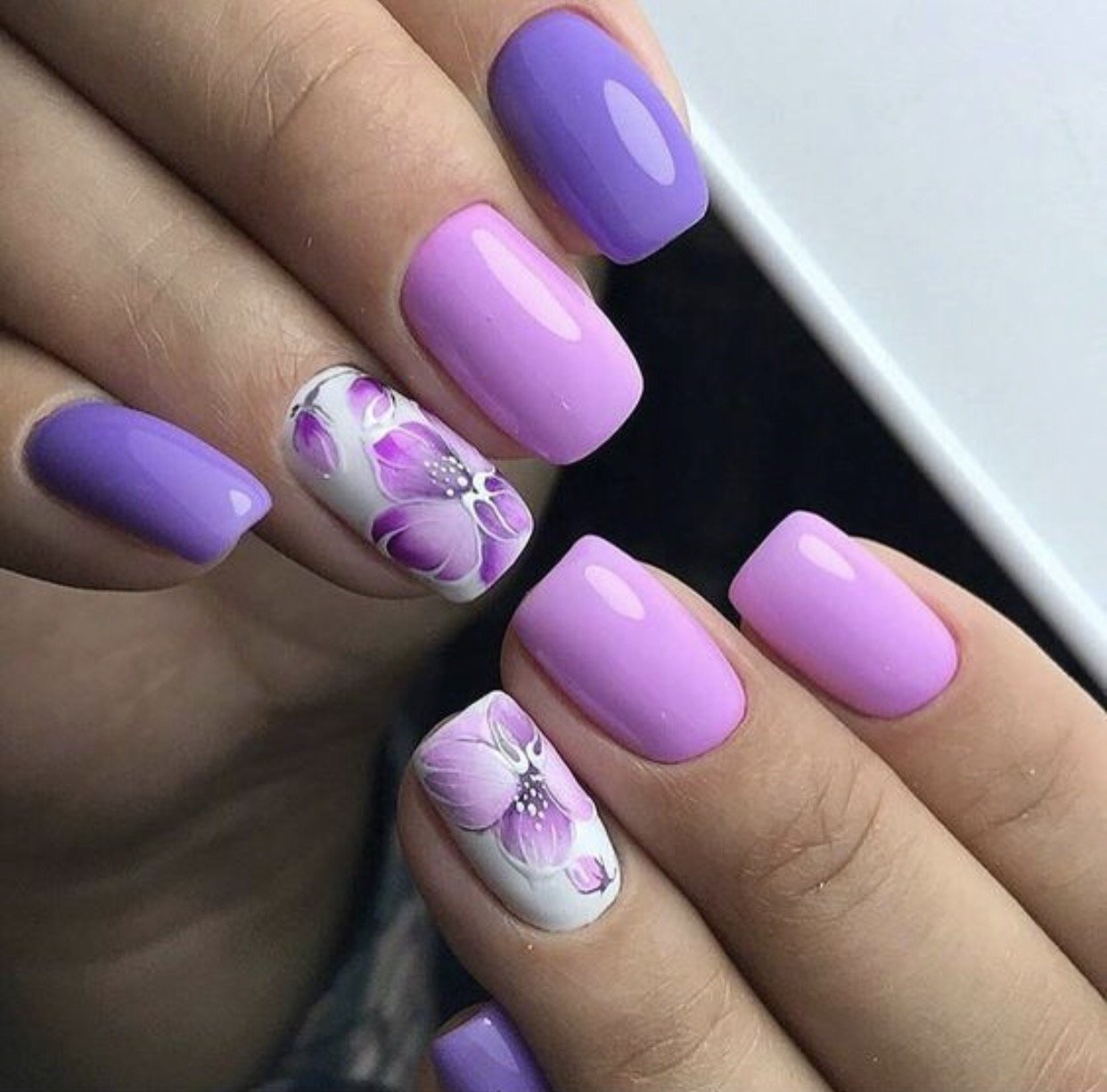 Маникюр фиолетовый с розовым