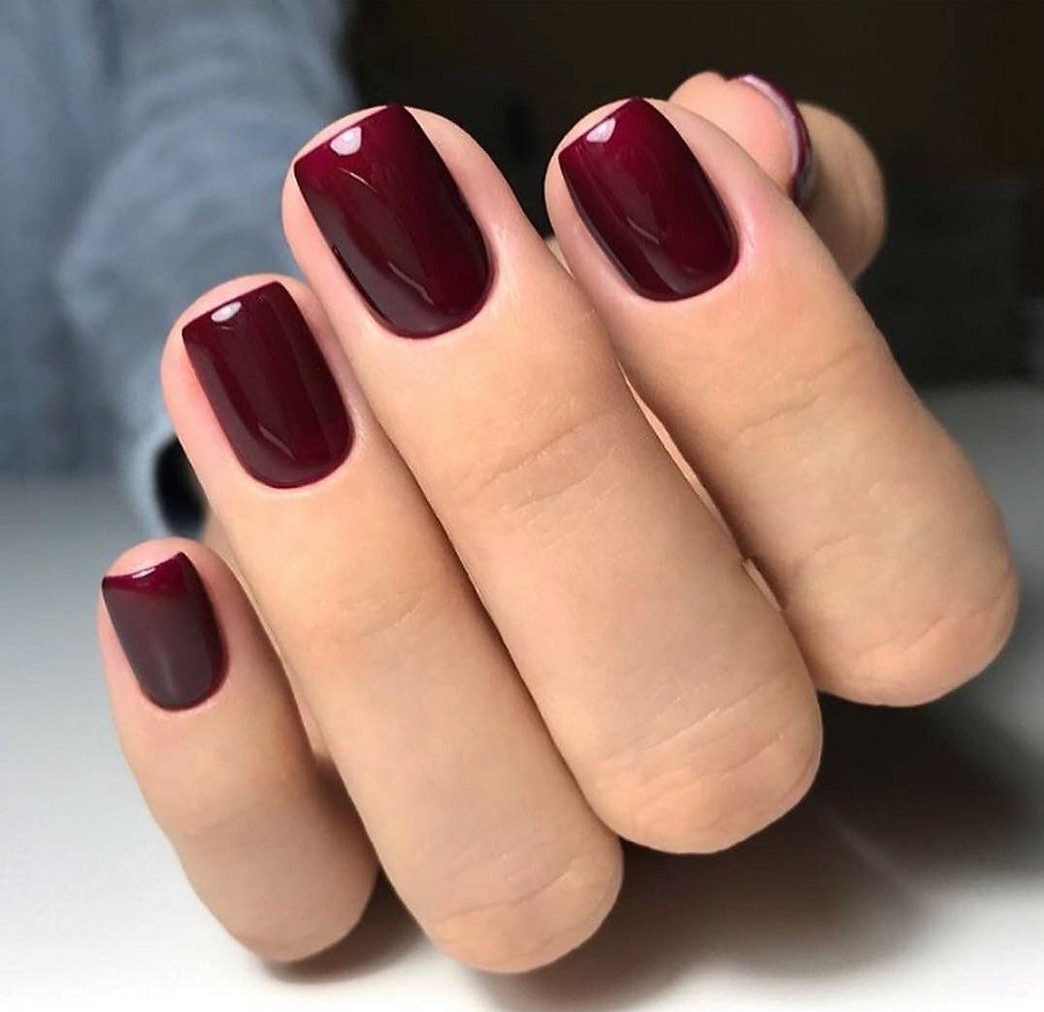 Бордовые ногти однотонные