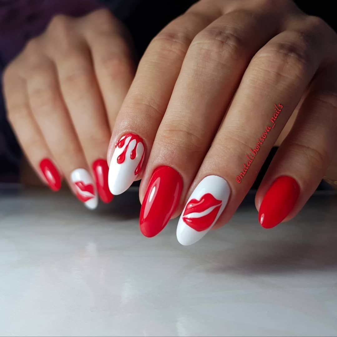 Коаныц маникюр с белым