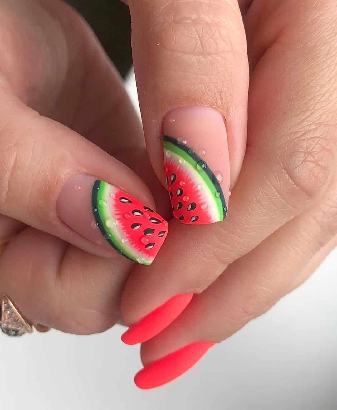 Красивые яркие летние ногти