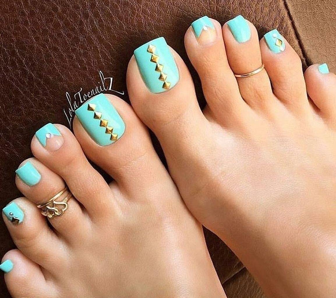 Красивый педикюр