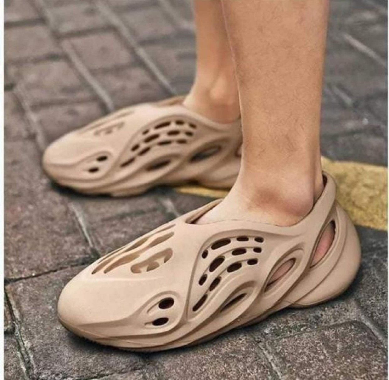 Кроксы adidas Yeezy Foam