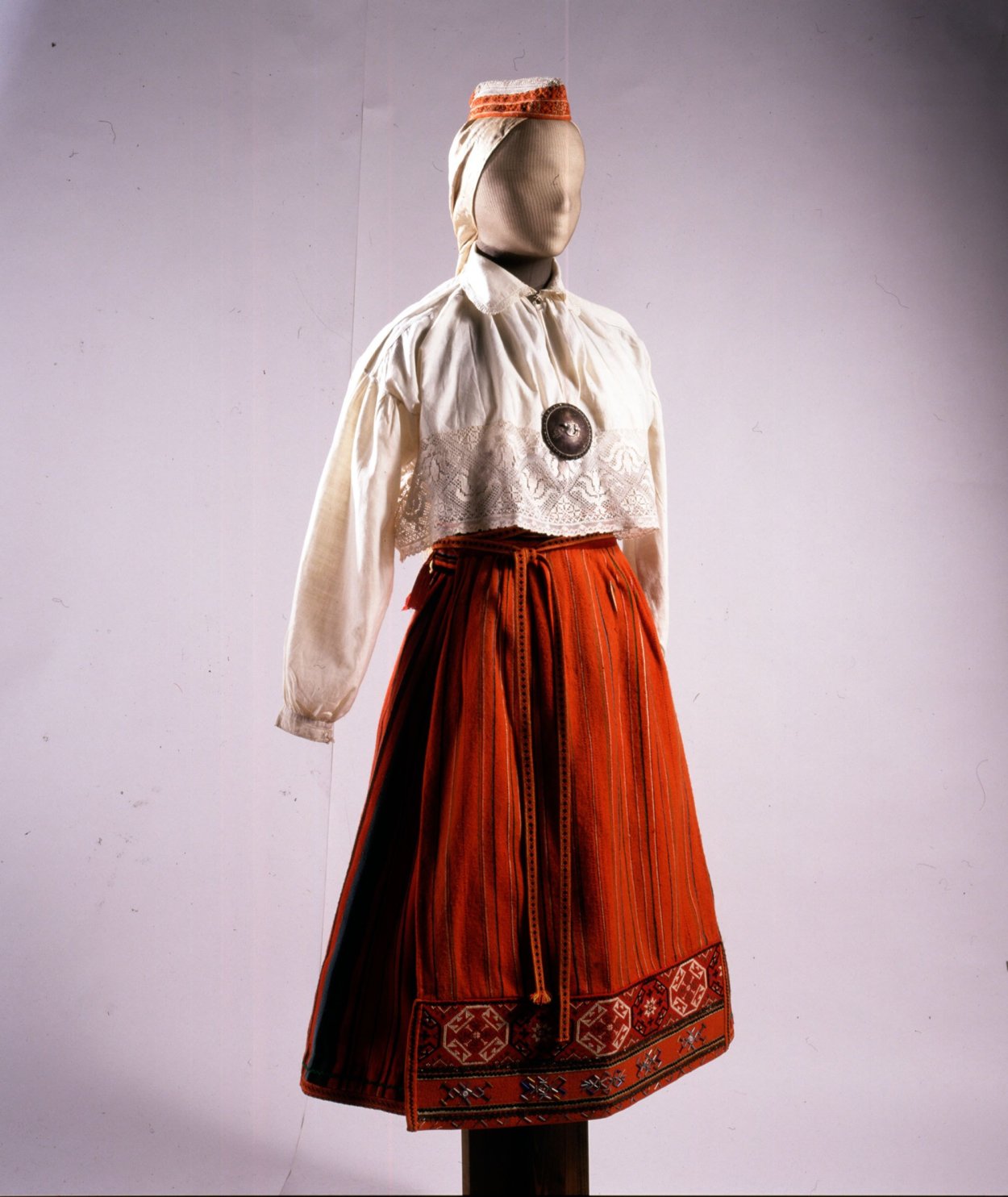 Латвия народный костюм 1900х