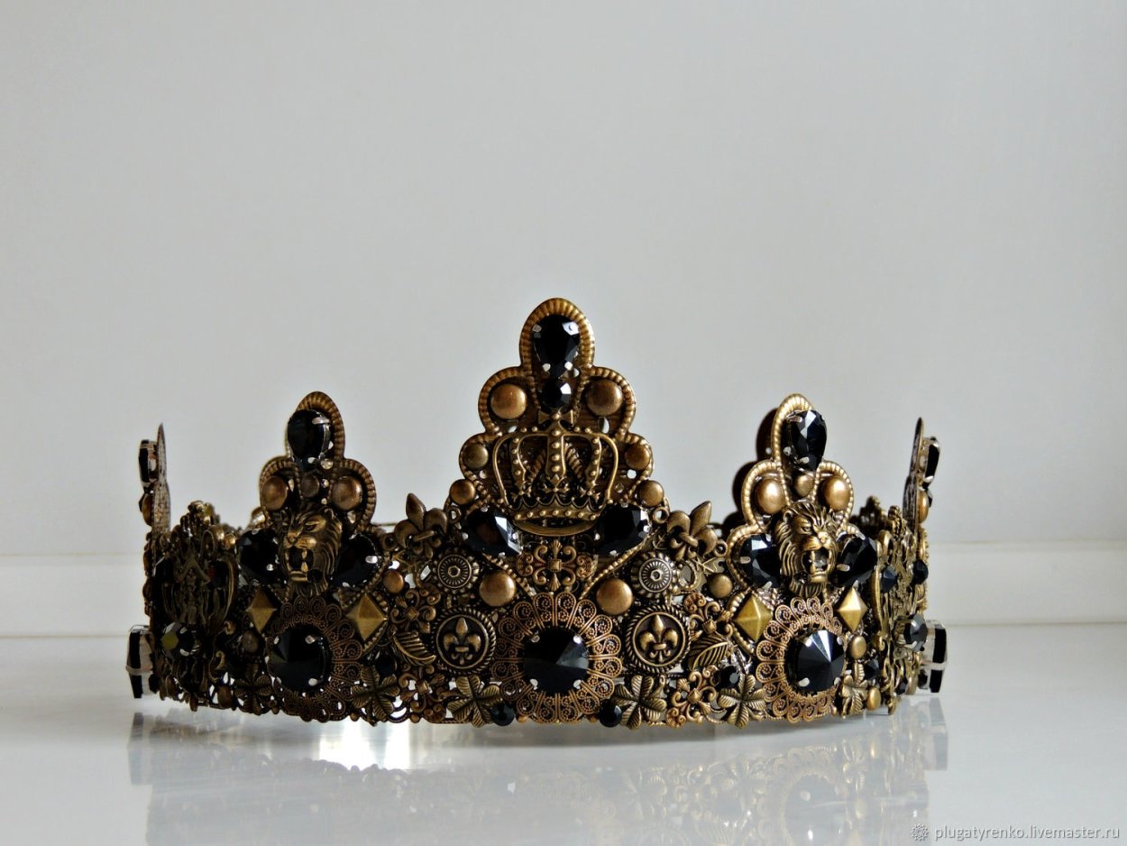Старинная корона