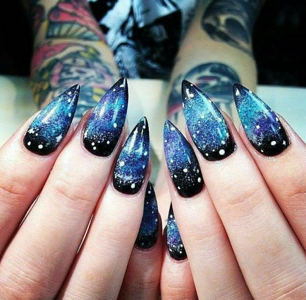 Ногти космос