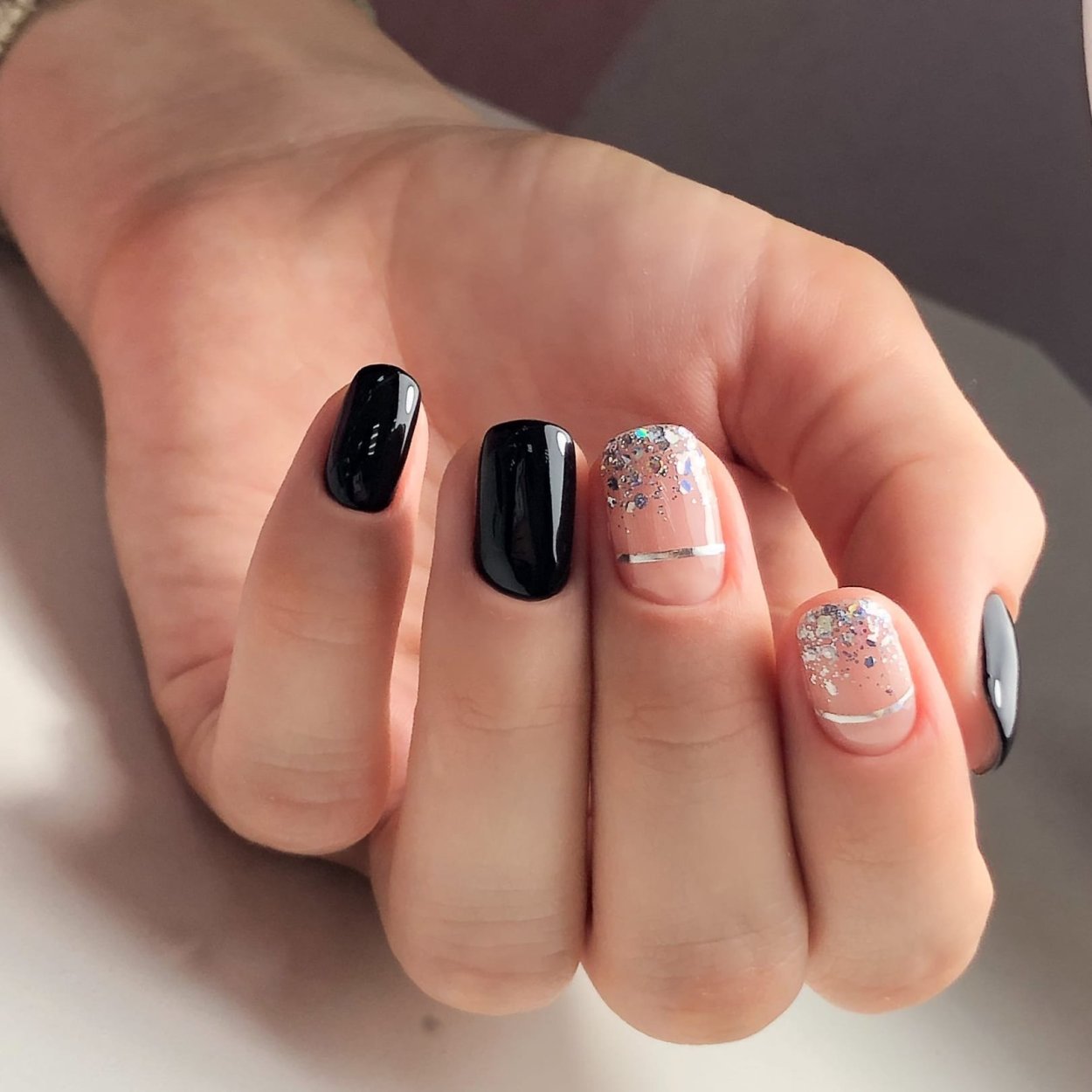 Классный маникюр на короткие ногти