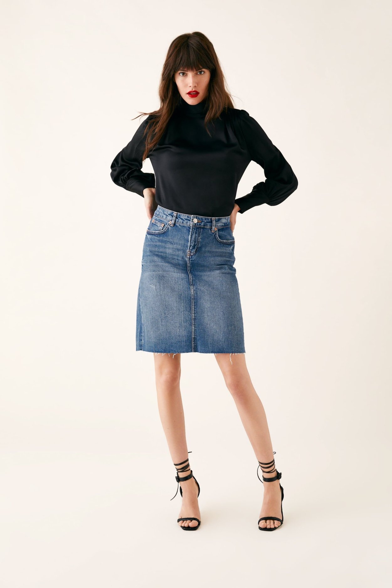 Джинсовая юбка Zara миди черная