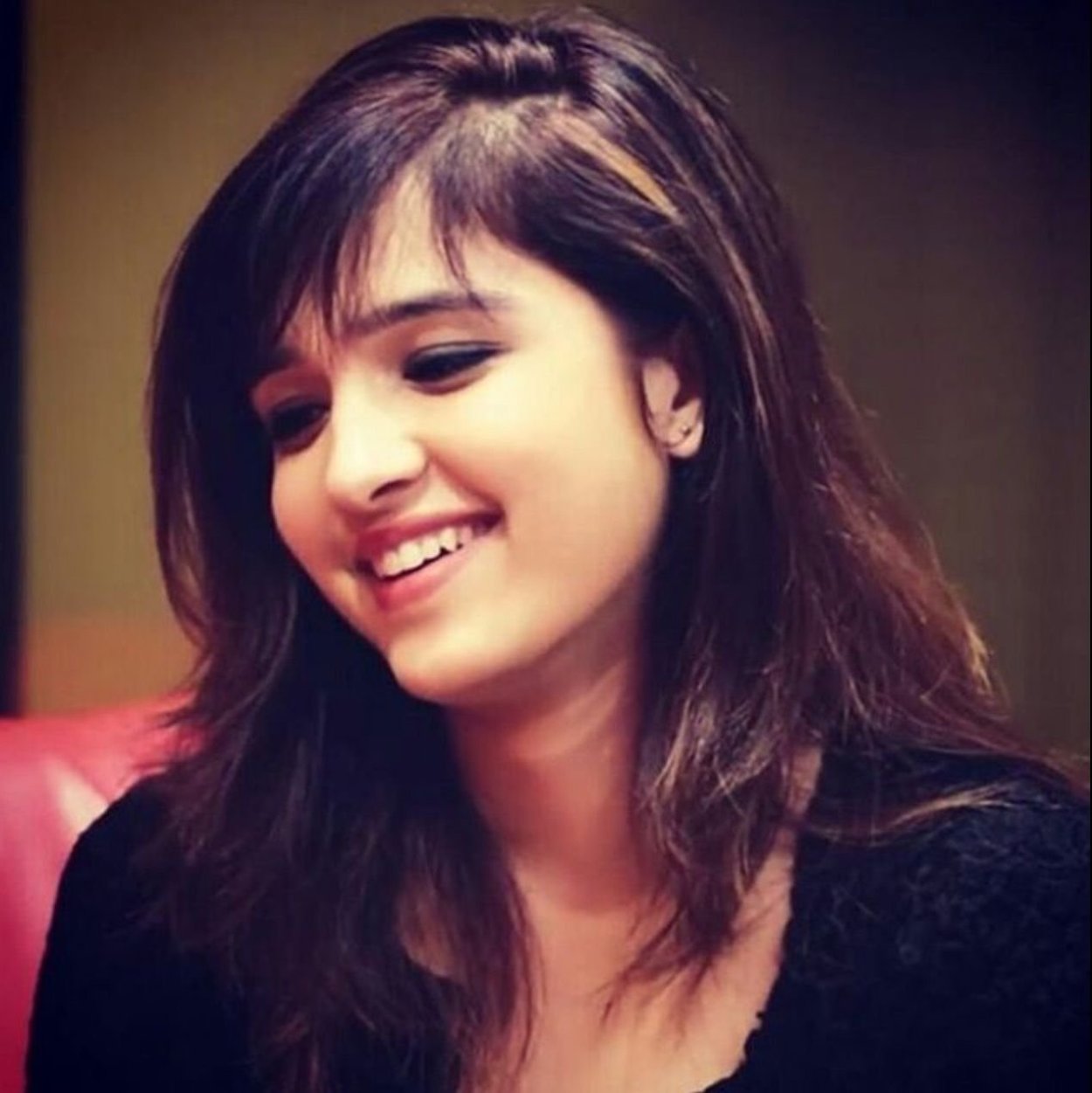 Shirley Setia ноги
