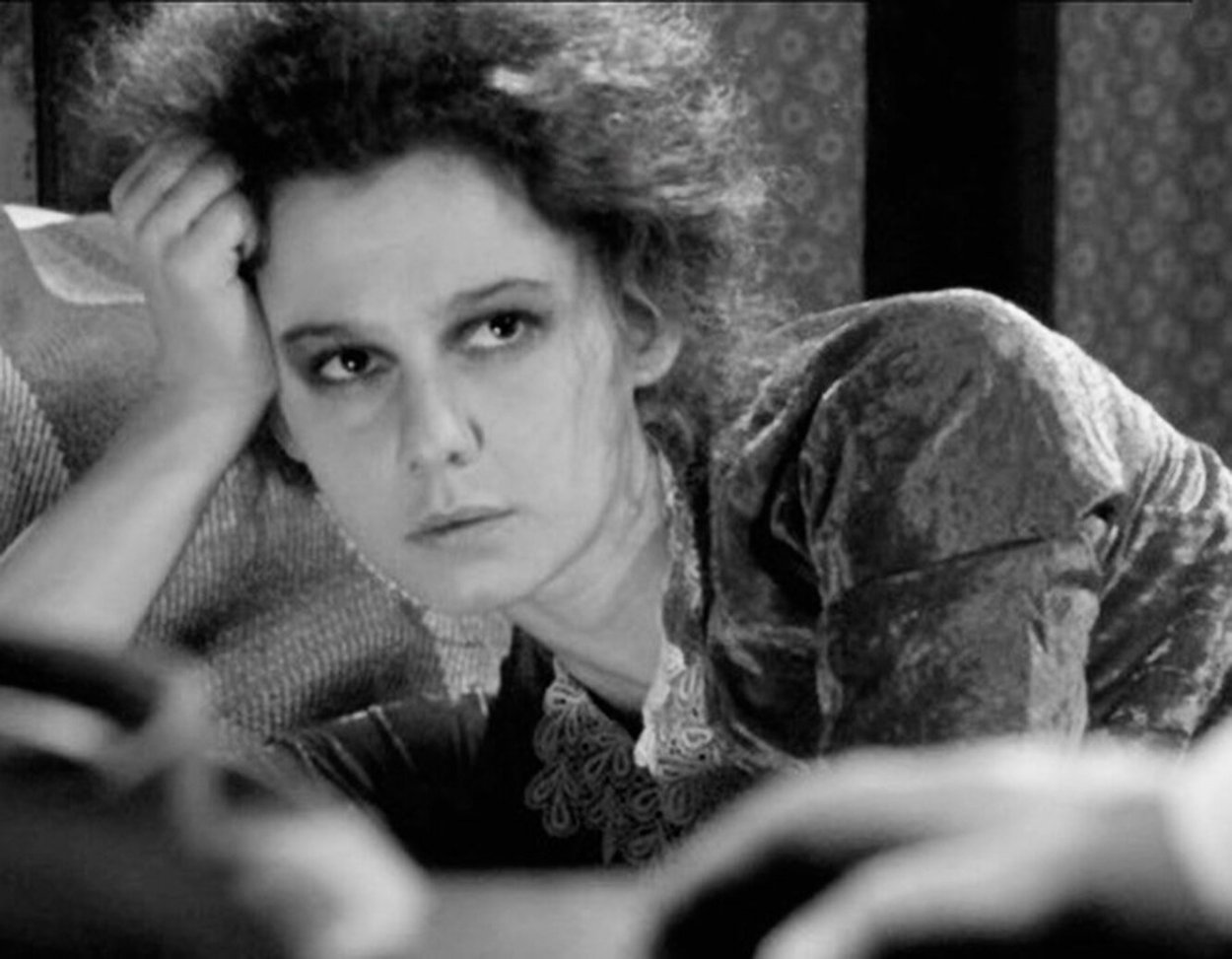 Полина Агуреева в сериале Исаев