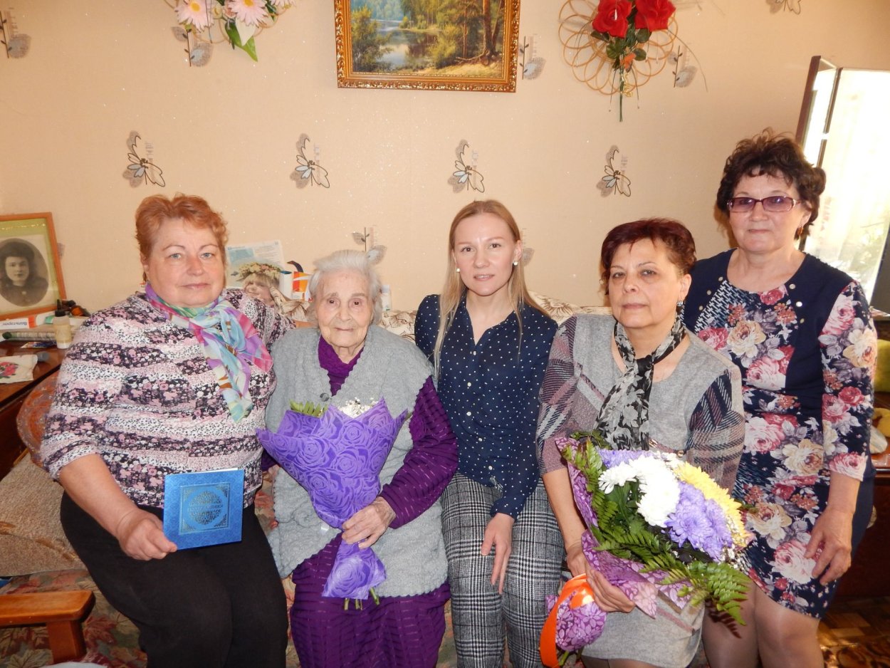 Заслуженная учительница Новохазина Мадина Габдулхаевна