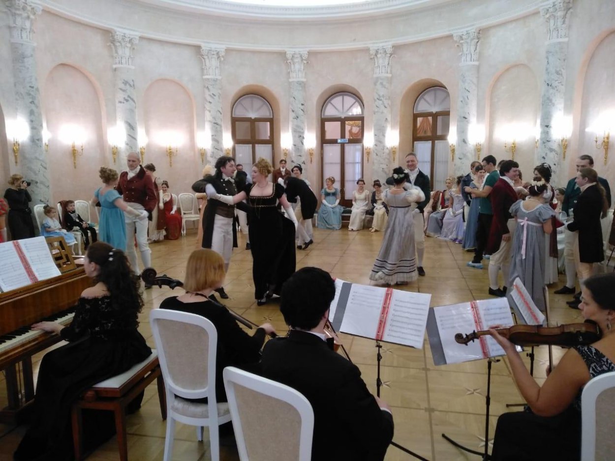 Бал в Остафьево
