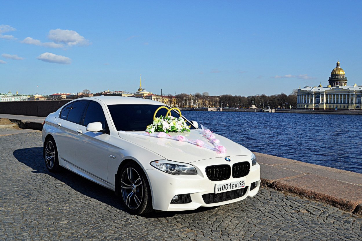 БМВ белая ф10 в Питере