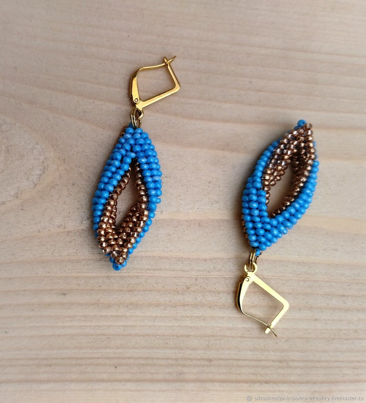 Серьги ромбы из бисера