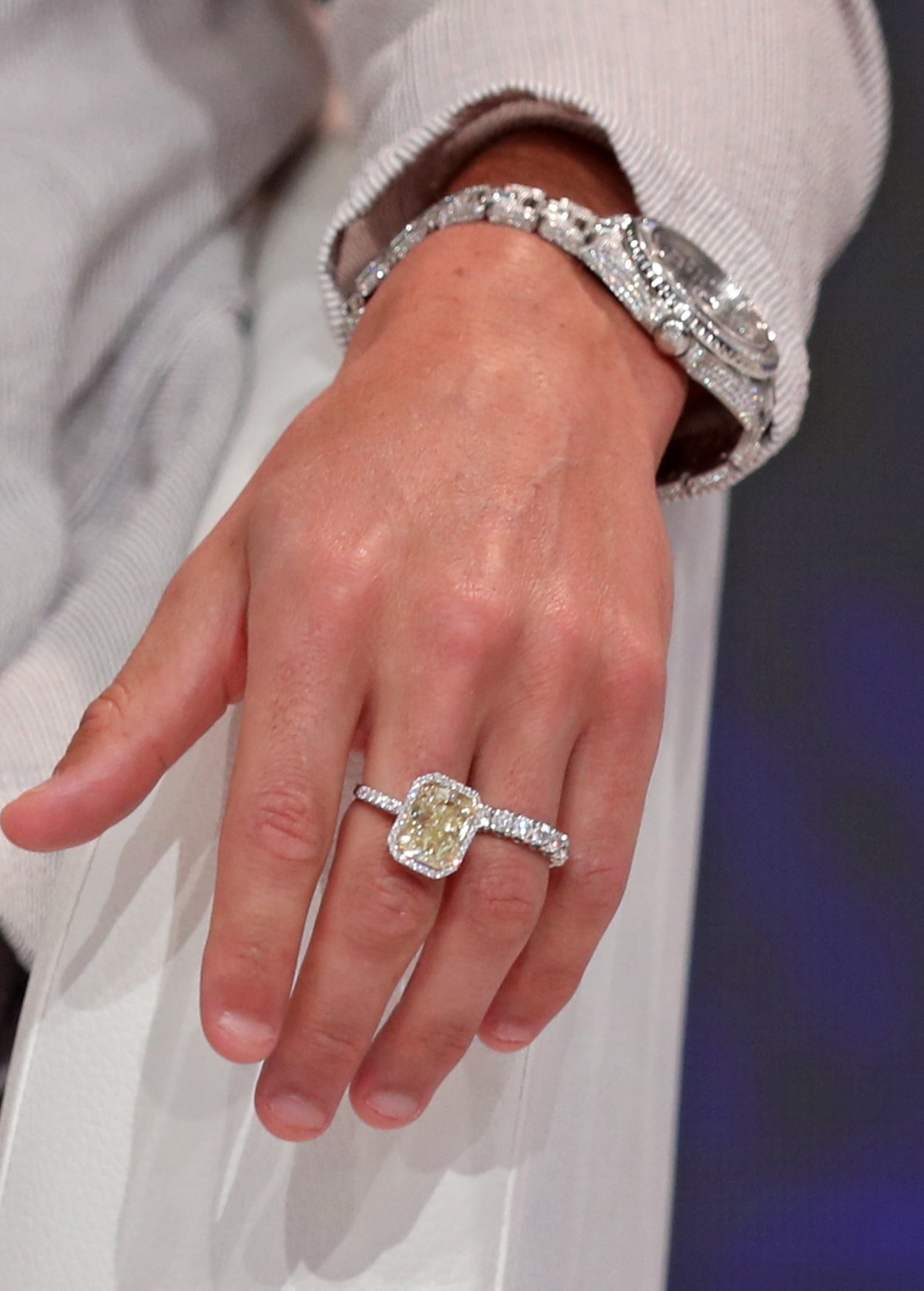 Помолвочные кольца якутские бриллианты