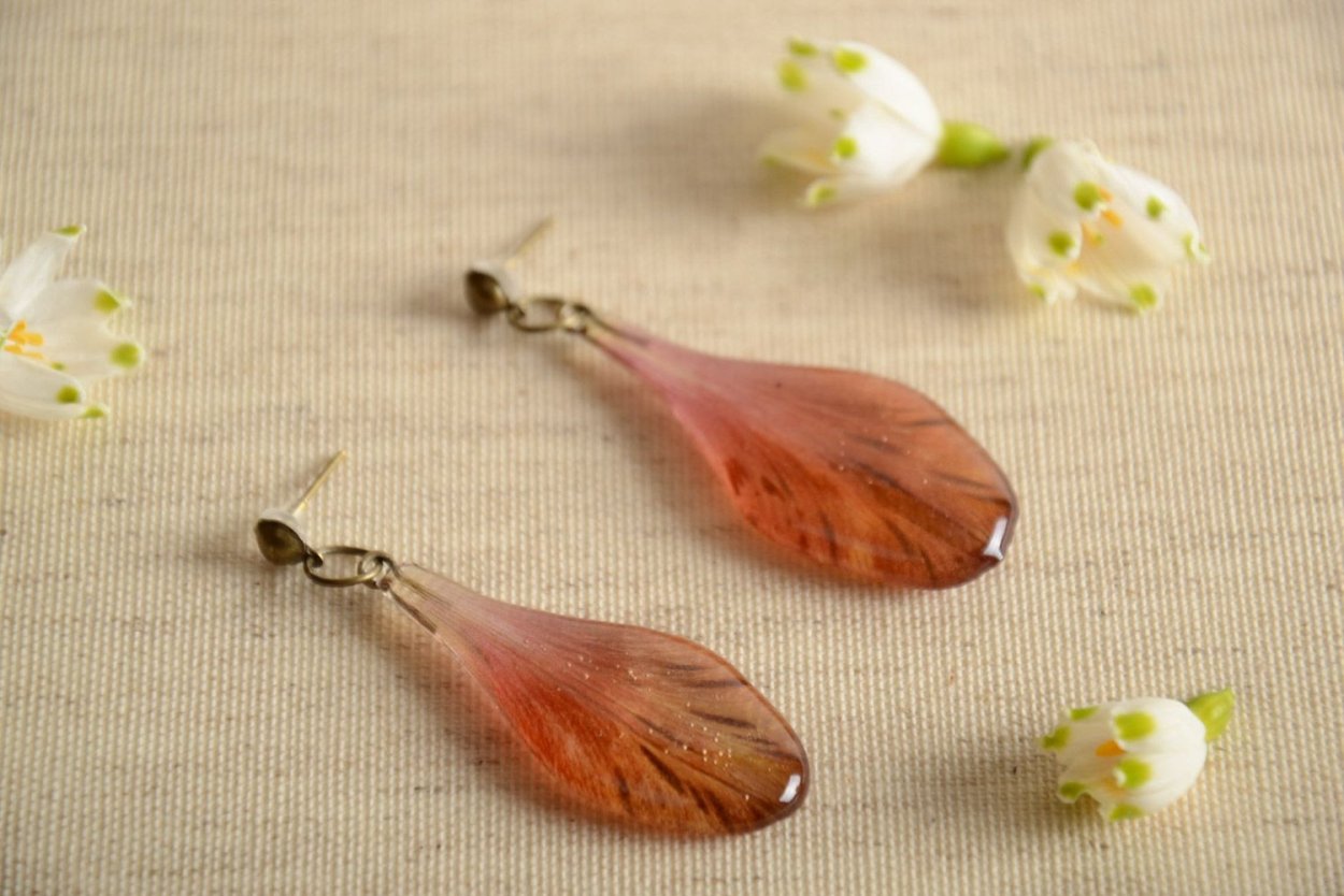 Серьги из смолы