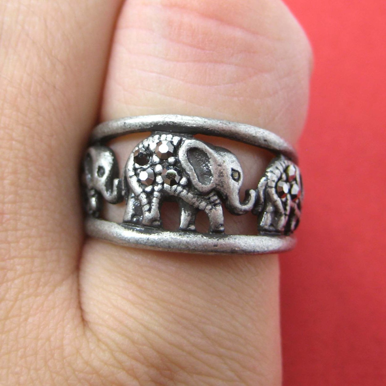Кольцо со слонами серебро