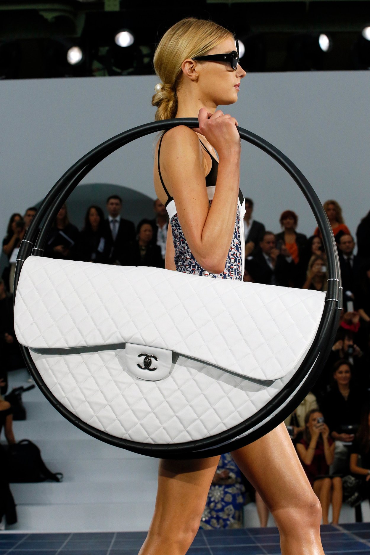 Сумка Chanel Hula Hoop
