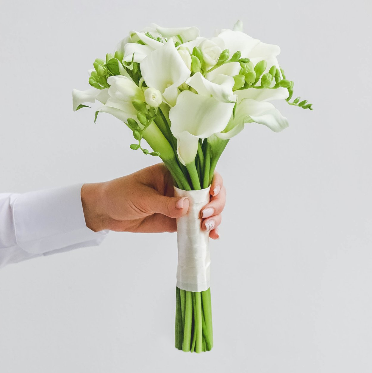 Свадебный букет из белых цветов