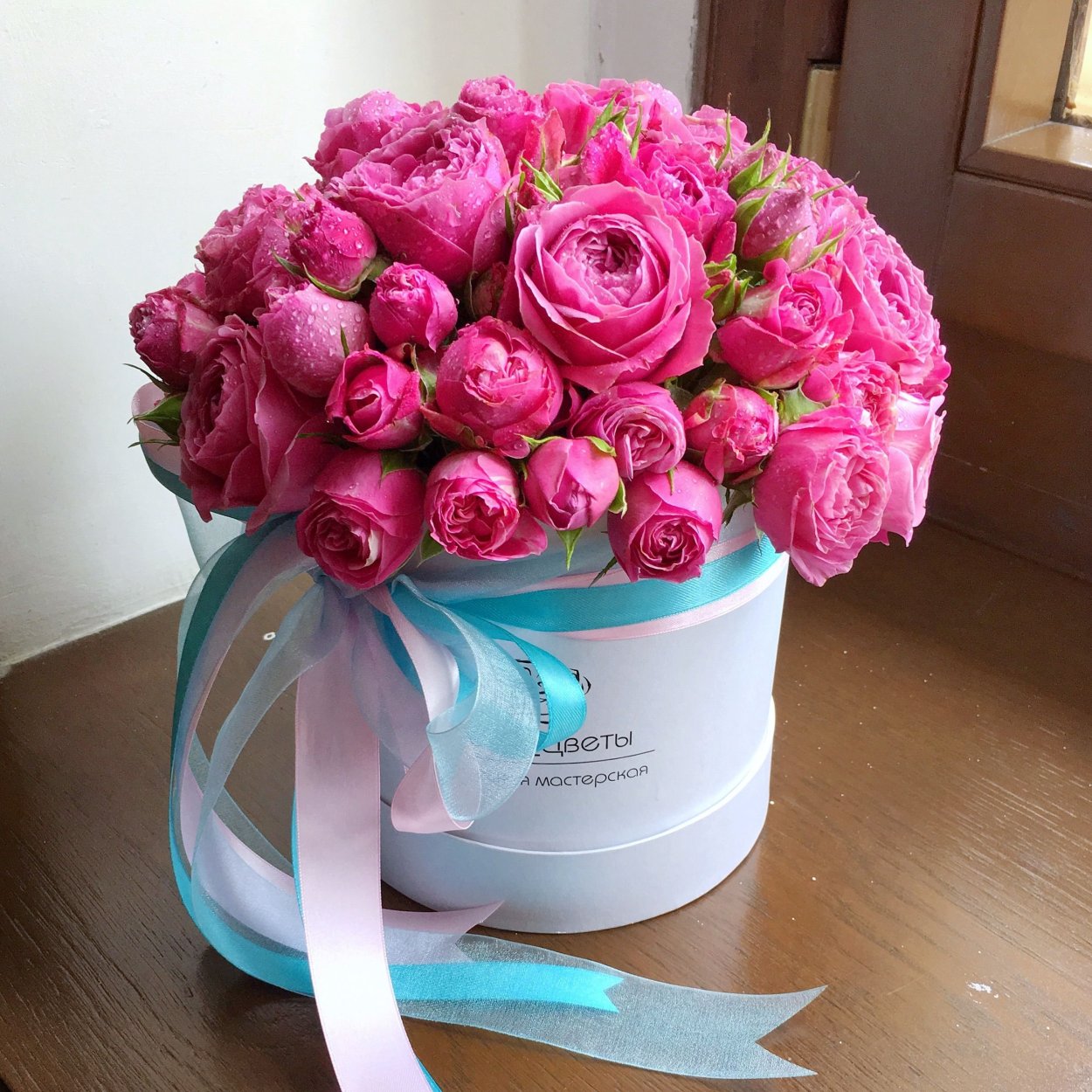 Букет цветов с пионовидными розами