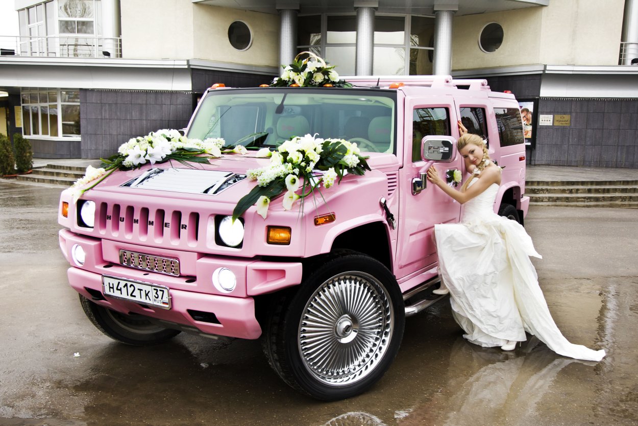 Розовый лимузин Hummer h2