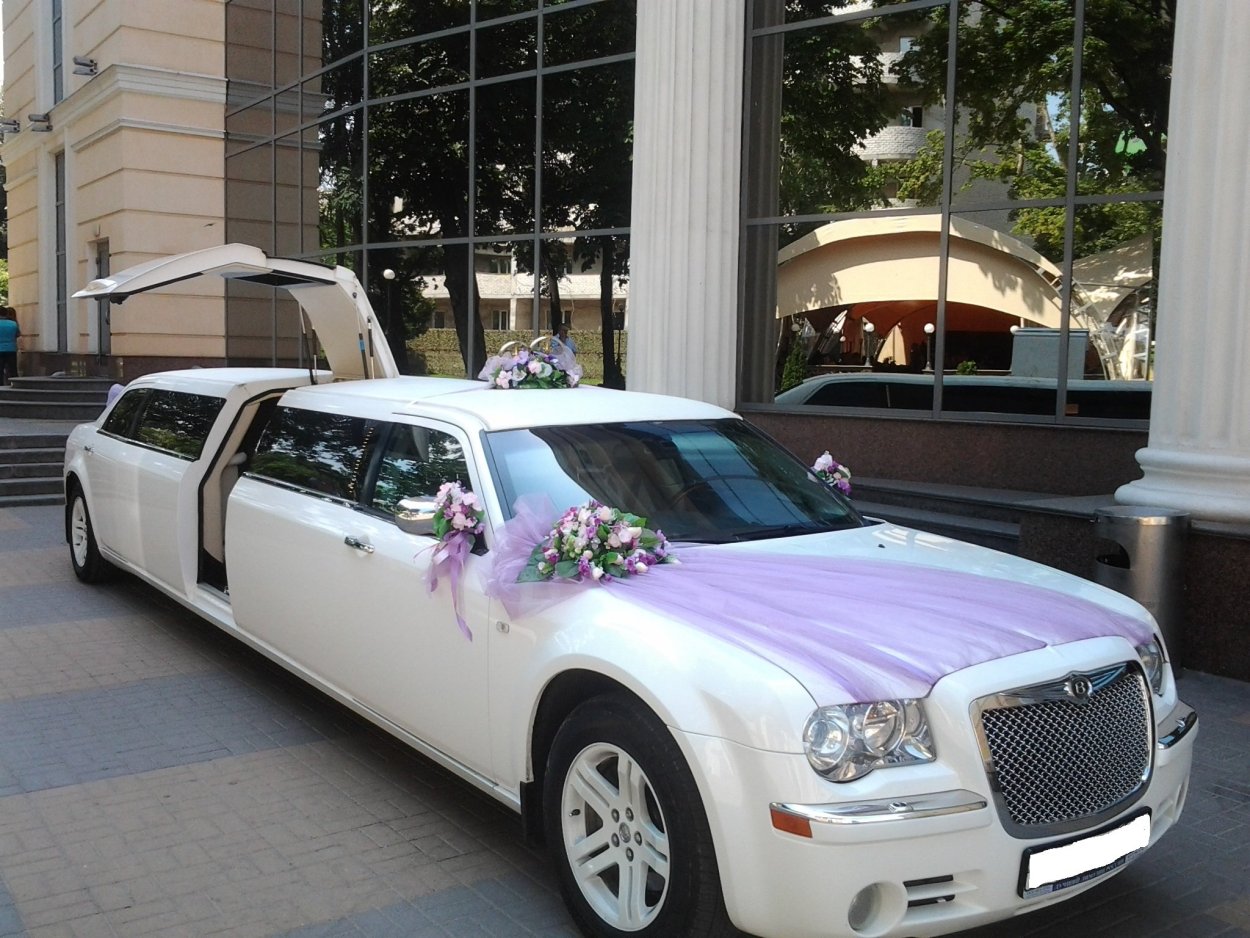 Cadillac лимузин 2022
