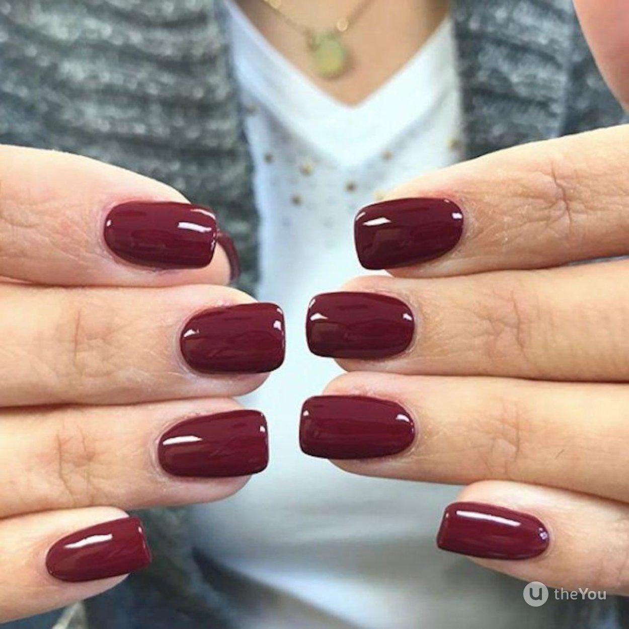 Бордовый маникюр на короткие