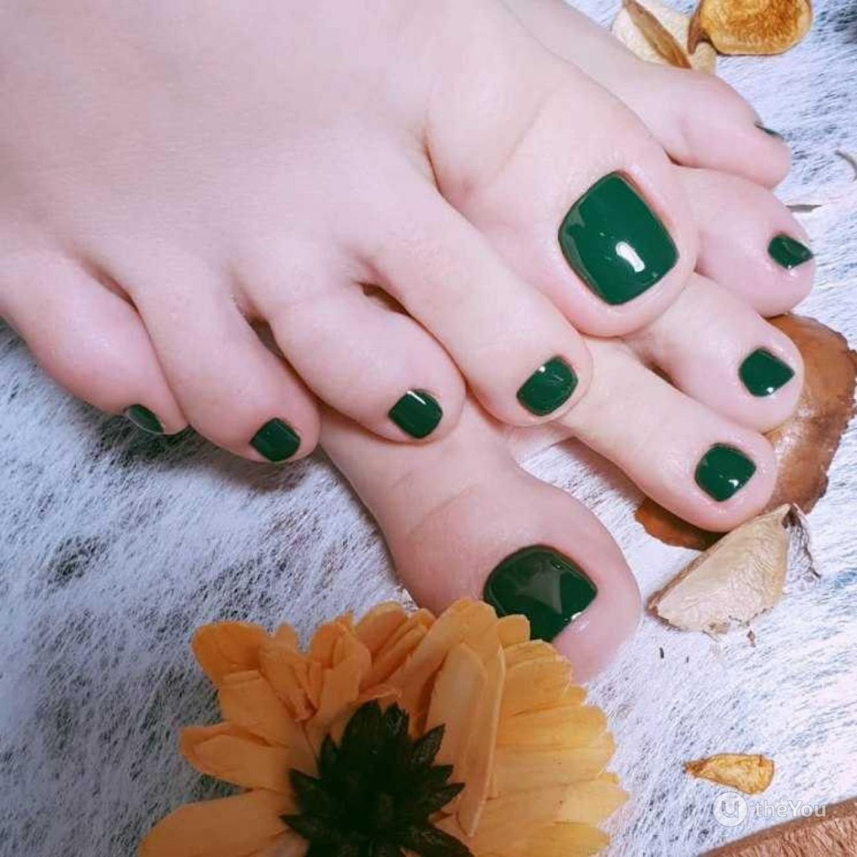 Зеленые ногти на ногах