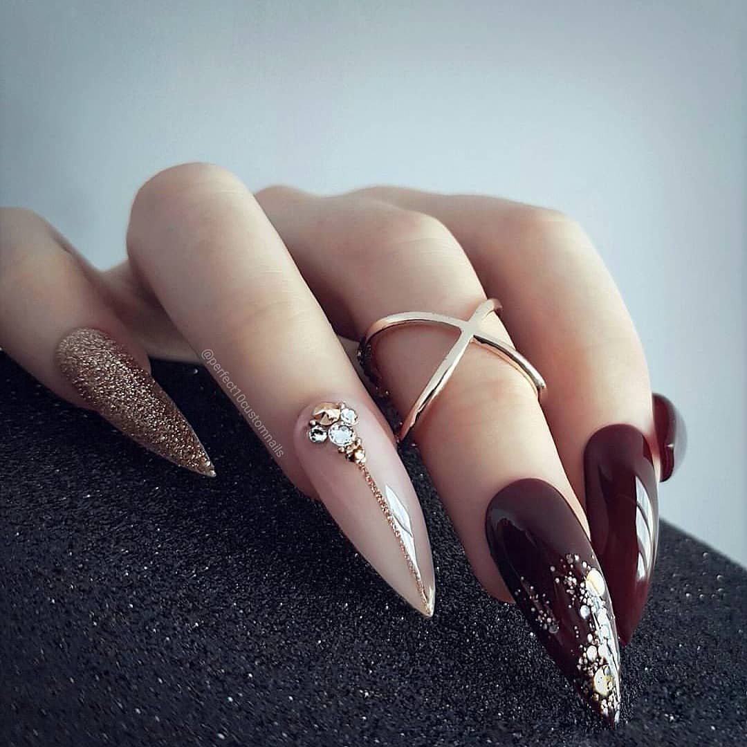 Nails 2022 стилет