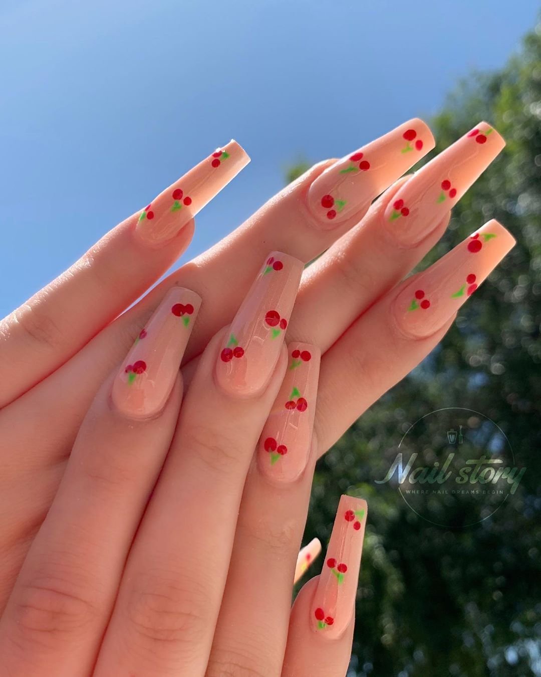 Маникюр на длинные ногти лето