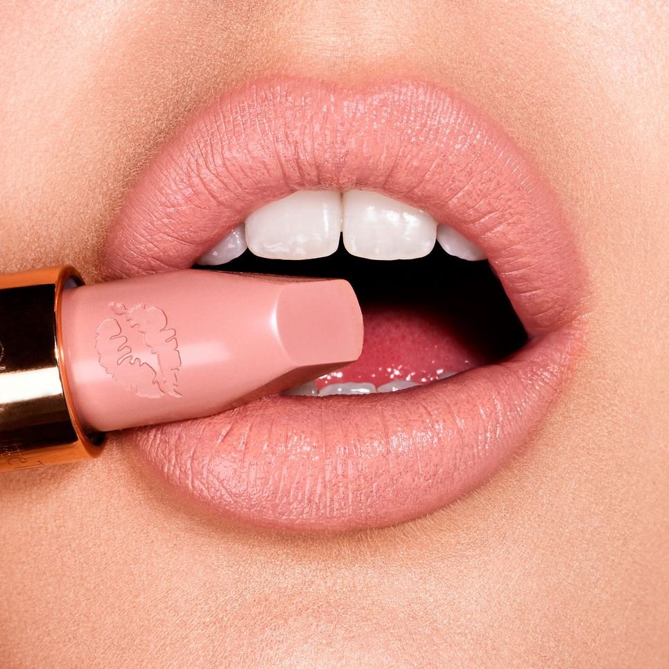 Помада Charlotte Tilbury оттенок KKW