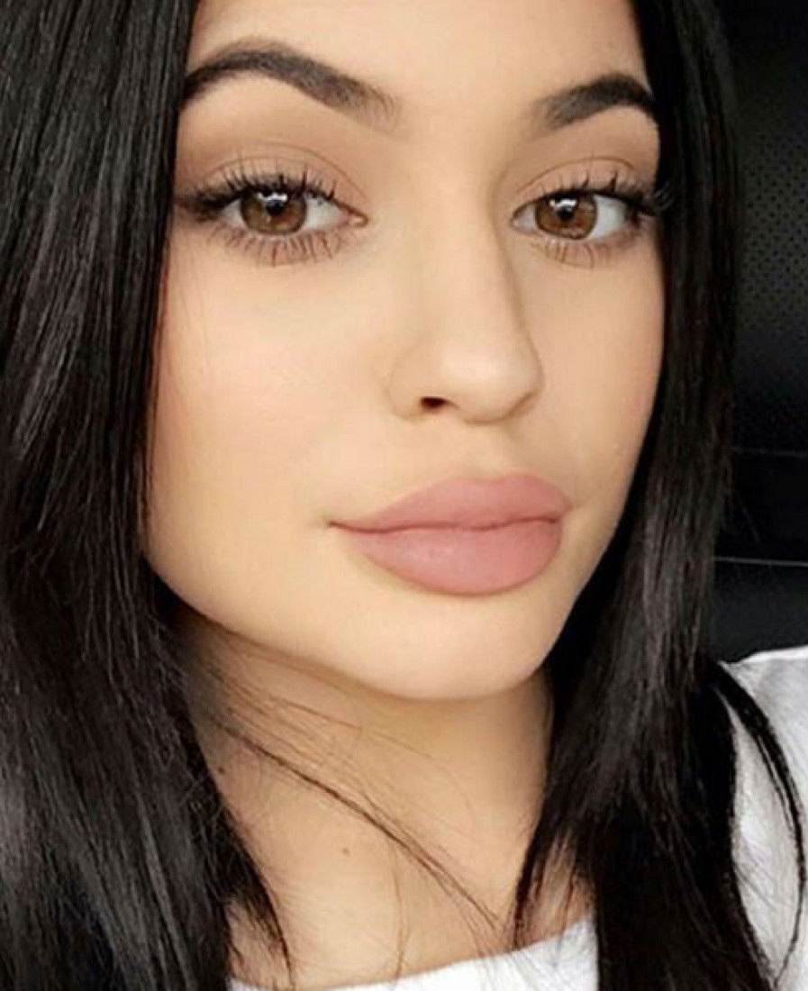 Кайли Дженнер Lips