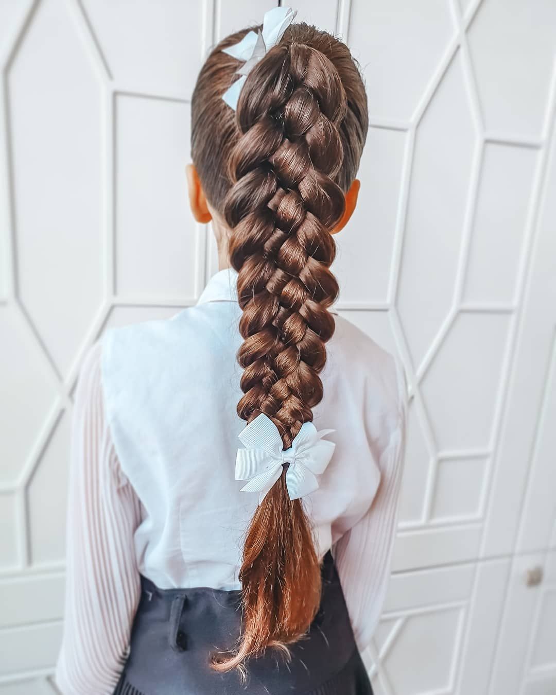 Причёски на длинный волос с пятипрядной косой