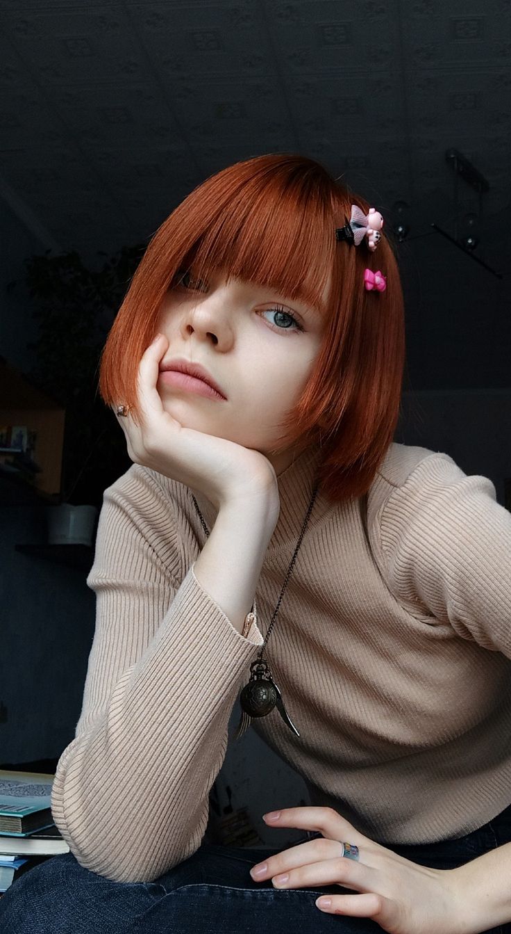Рыжее каре с челкой
